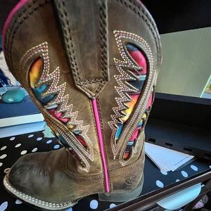 Kids Ariat boots size 9